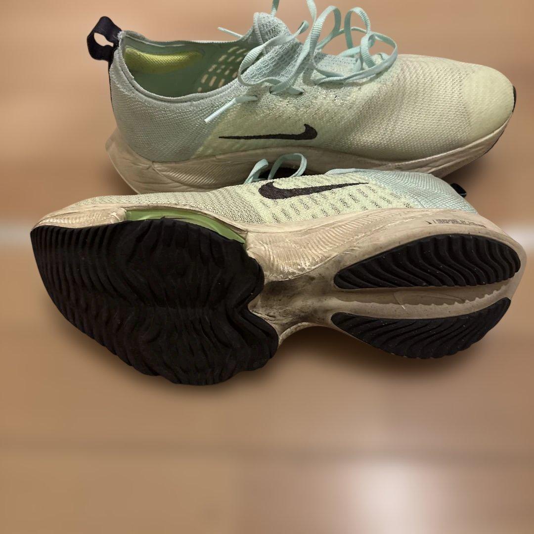 Nike ズームフライ　ランニングシューズ