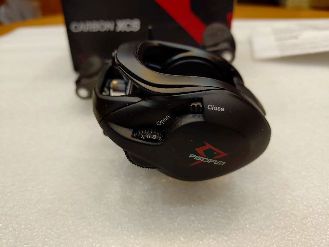 ベイトリール　ピシファン　カーボンXCS　PISCIFUN CARBON XCS