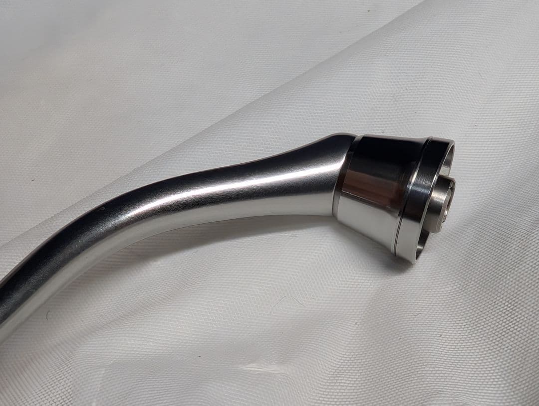 美品　ダイワ　管975FP 24セルテート LT2500-H ハンドル