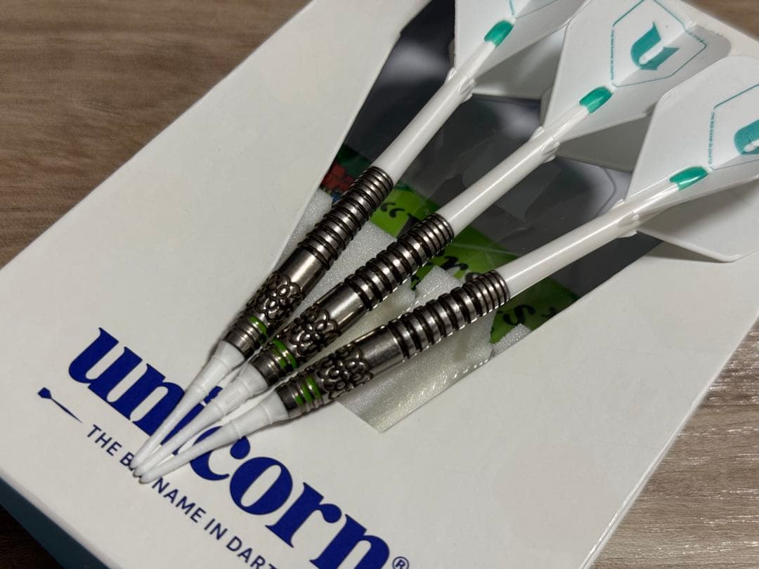ダーツ unicorn MOTOMU SAKAI 'Versus'