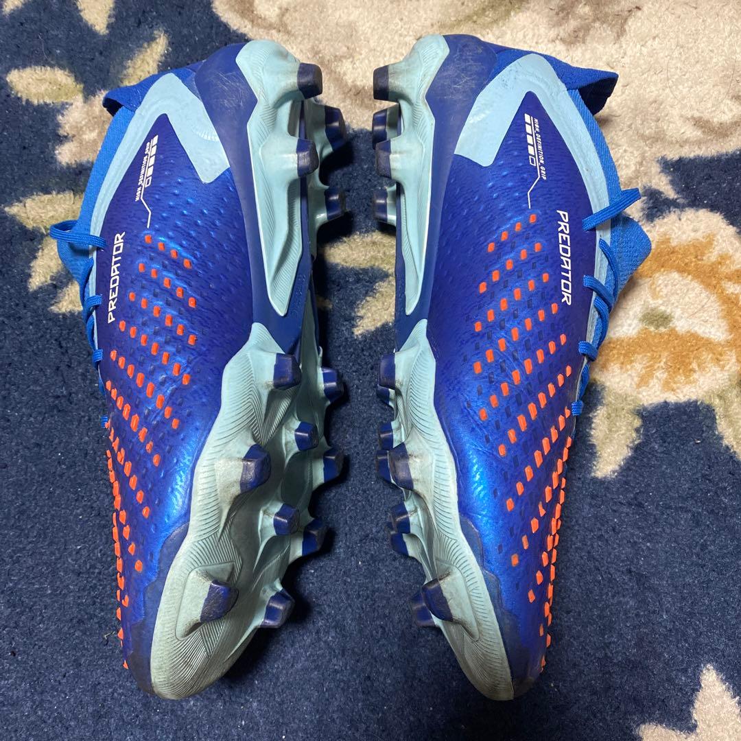 アディダス　サッカースパイク　プレデターアキュラシーHG