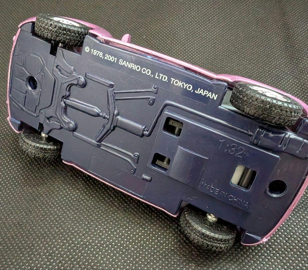 【美品】 サンリオ '01 ハローキティ ファニービートル ミニカー 日本限定