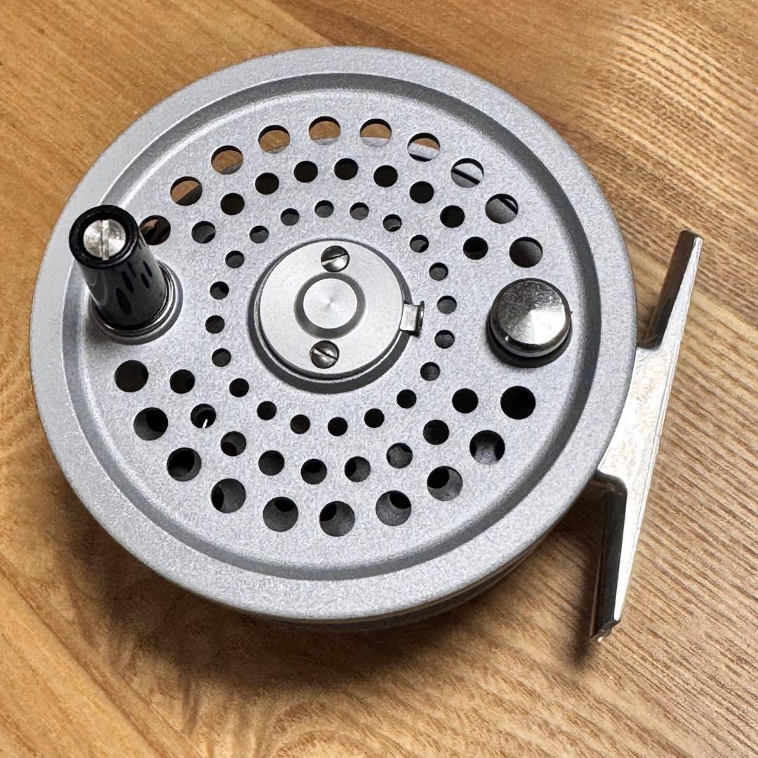 ORVIS BATTENKILL Silver Series 7/8フライリール