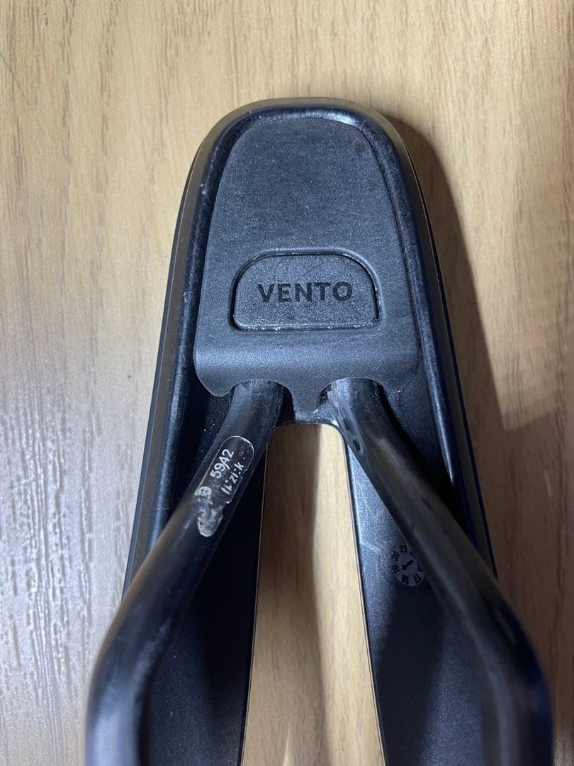 fizik サドル VENTO カーボンレール 150mm