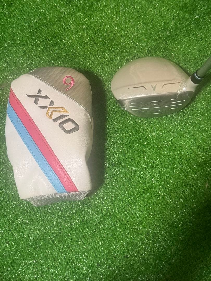 希少！限定 ホワイトモデル ゼクシオ 12 レディース 9W XXIO レディス