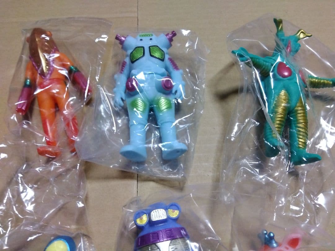 カイジュウカラーズ　6種　ソフビ　怪獣　ウルトラマン　キングジョー　ブースカ