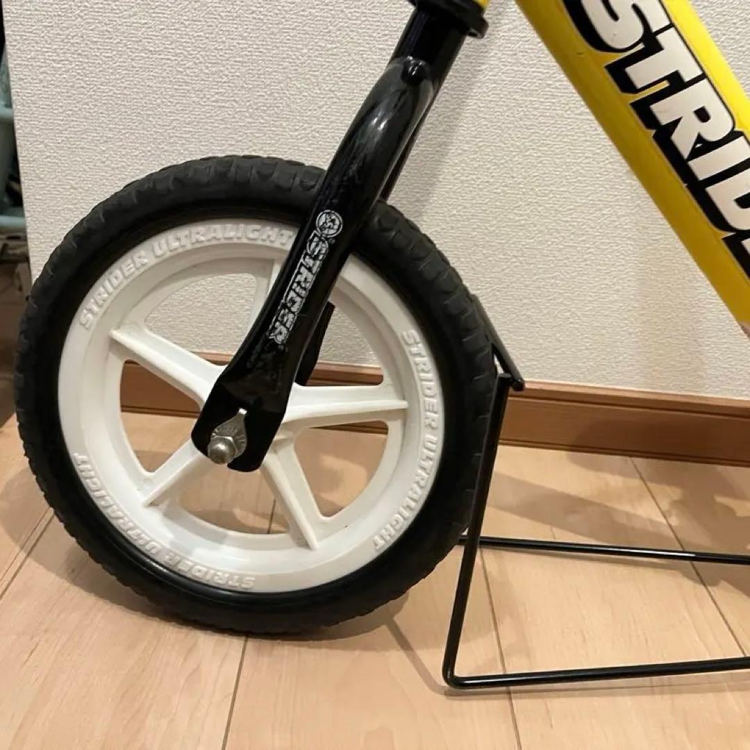 未使用タイヤ付　STRIDER バランスバイク イエロー　12インチ
