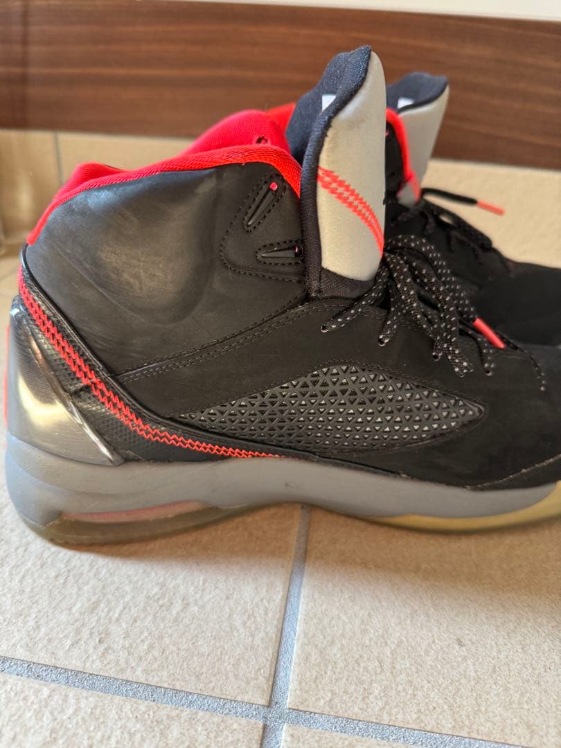ハイカットNIKE JORDAN スニーカー 679680-020