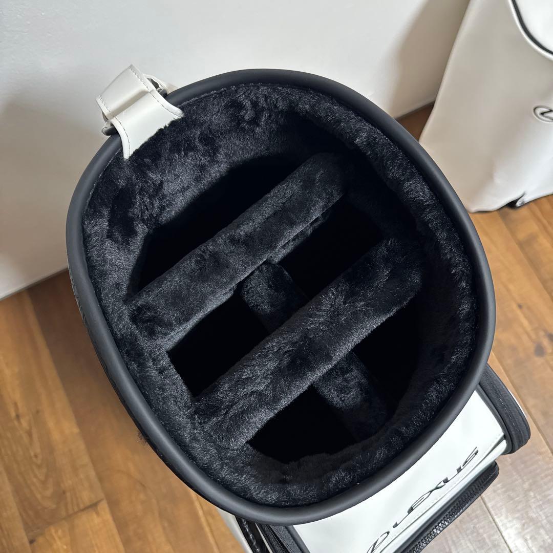 未使用品　レクサス　キャディバッグ　　ホワイト×ブラック