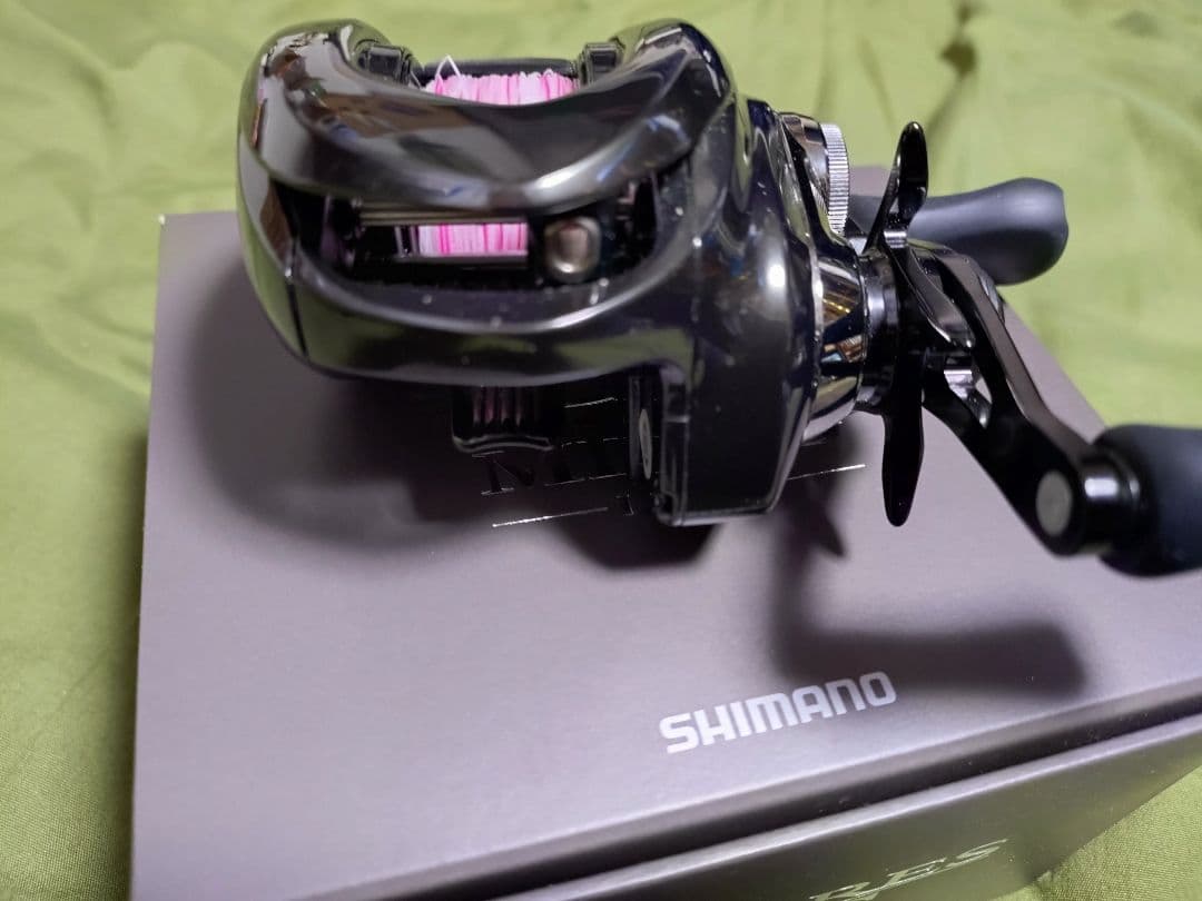 SHIMANO 23 アンタレス DCMD HG(左)