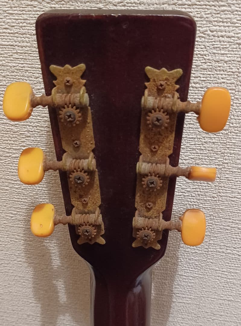 年代物のギター MARUE MUSICAL SAN TONE MF-100