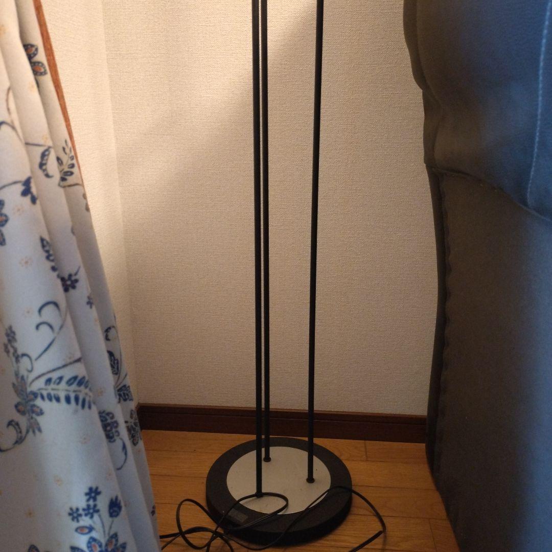 フロアスタンド フロアランプ フロアライト IDC 大塚家具 モダン 黒 銀