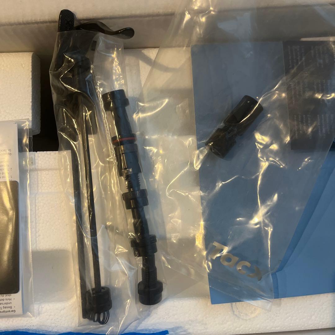 美品 • Tacx Flux 2 スマートトレーナー 11速スプロケ、マット付