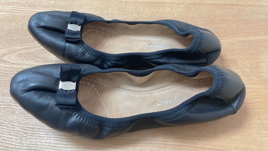 Ferragamo 黒 レザー バレエシューズ 保存袋付き