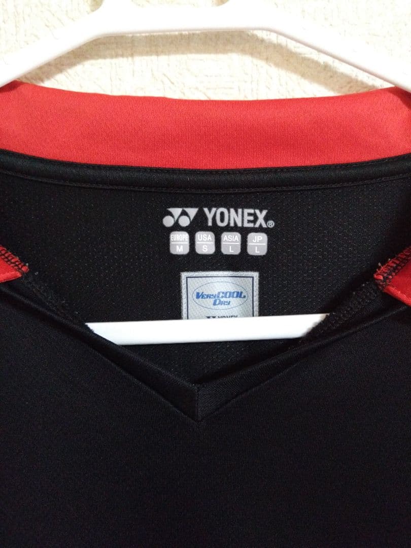 YONEXヨネックス ブラックレッドウェア上下セット
