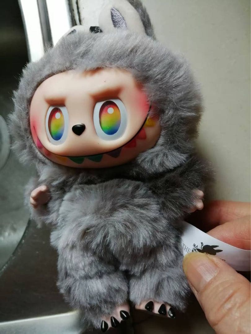 正规品　海外限定　カード付き　エナジージークレットJIMOMO Labubu