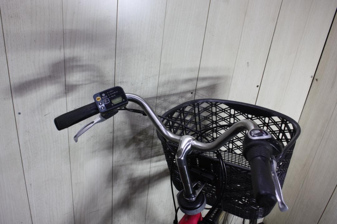 赤 電動アシスト自転車 シティタイプ 前カゴ付き