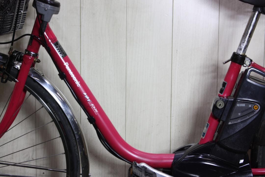 赤 電動アシスト自転車 シティタイプ 前カゴ付き