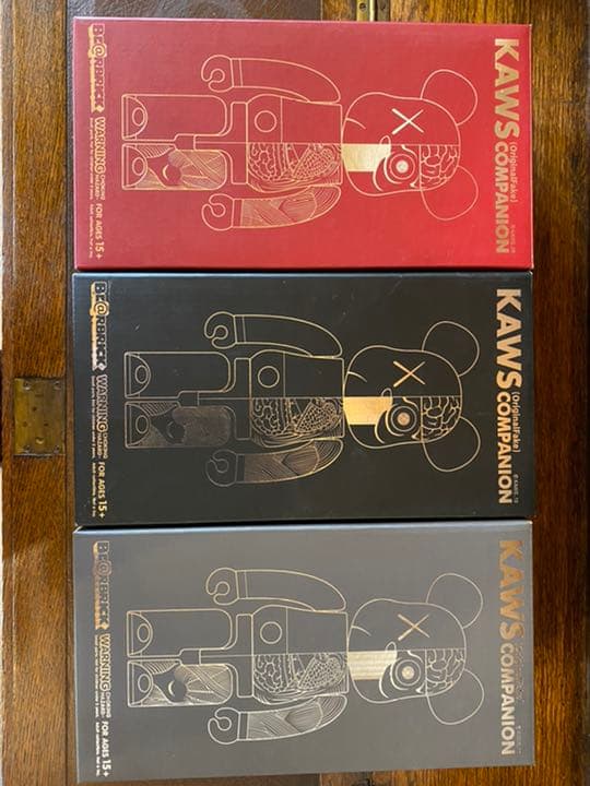 カウズ400 メディコムトイ　ベアブリック400　フィギュア　kaws 本物