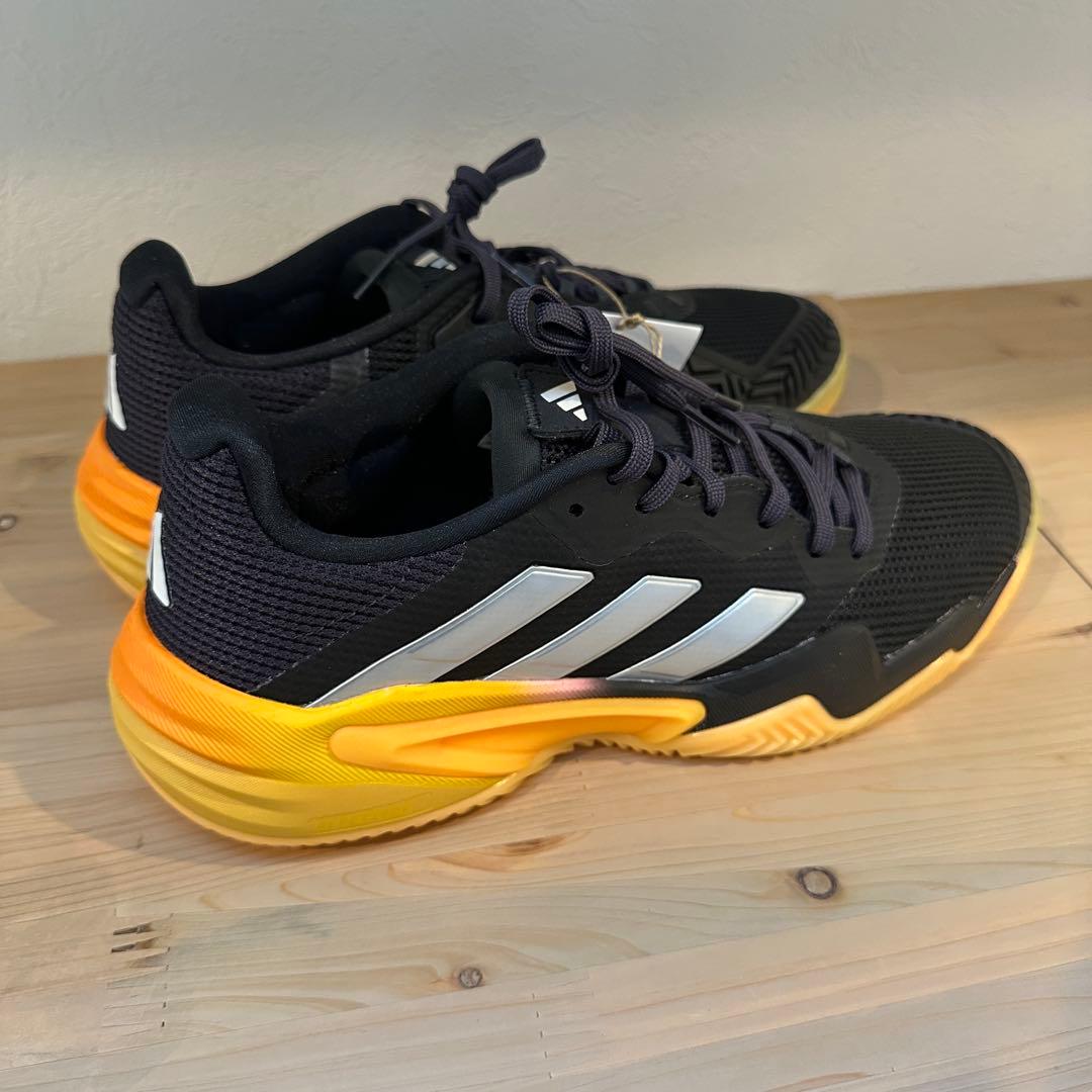 adidas テニスシューズ