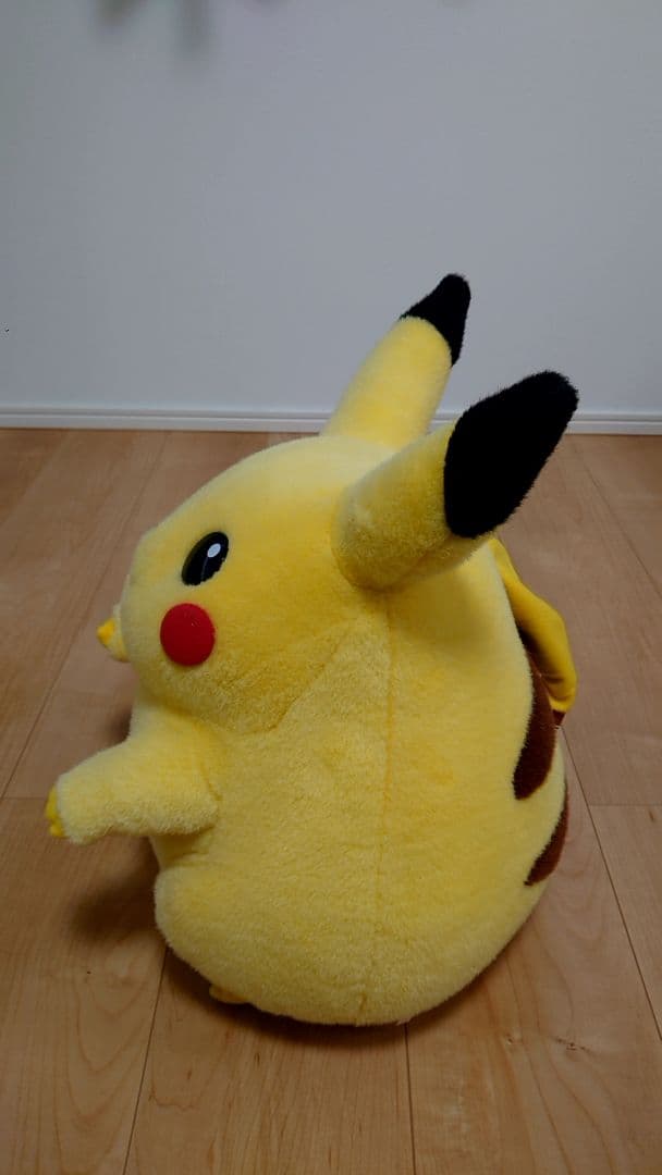 ピカチュウ等身大ぬいぐるみ初期タカラトミー製品