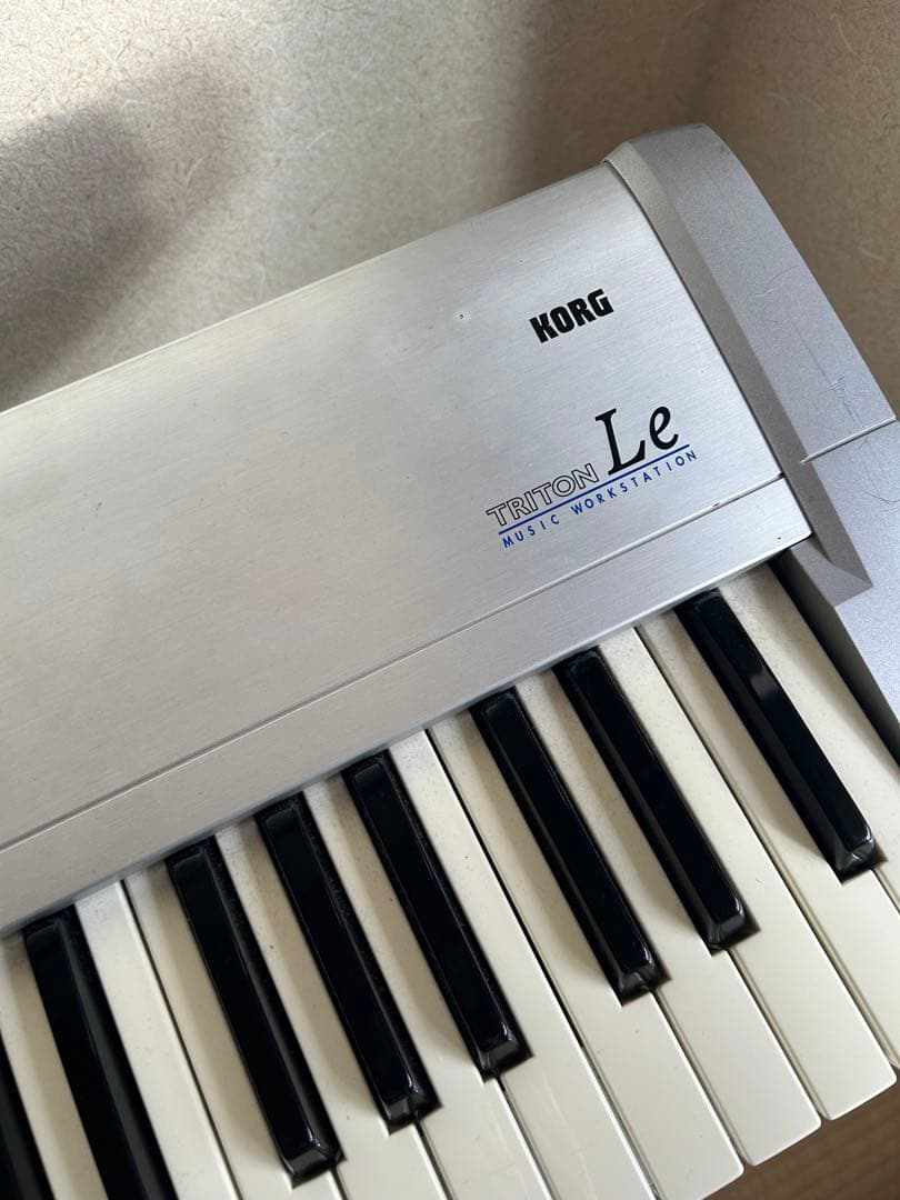 ボ*ト様 KORG Triton Le 61鍵 音楽ワークステーション