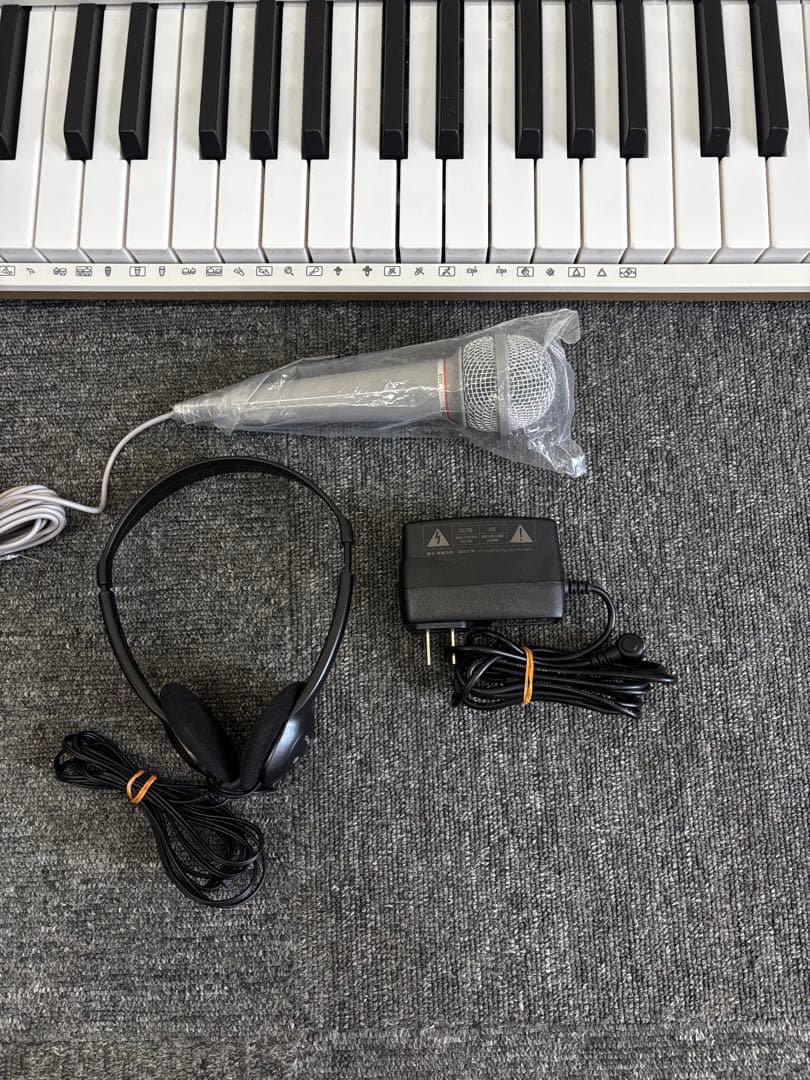 CASIO 電子キーボード 光ナビゲーション LK-526 2022年製