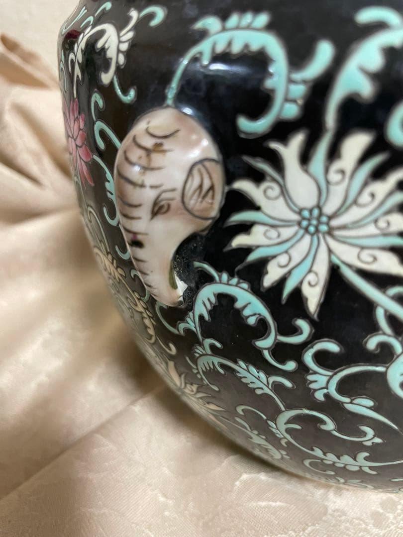 中国美術 蓋付壺 黒地粉彩 唐草花紋様 象耳 大 飾り壺 置物 景徳鎮 唐物