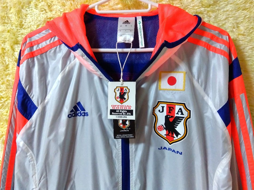 【タグ付き】サッカー日本代表2009 　　　　　　 アンセムジャケット／サイズＯ