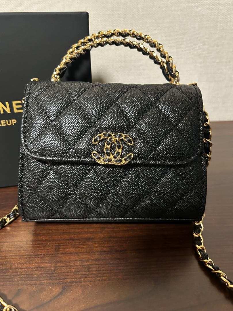 CHANEL ノベルティ ブラックレザー ショルダーバッグ