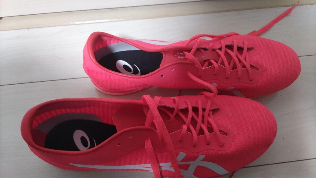 ASICS ピンク スパイクシューズ28センチ