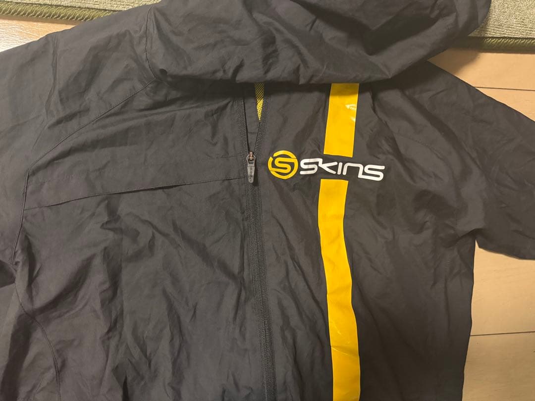 skins スキンズ　アウター