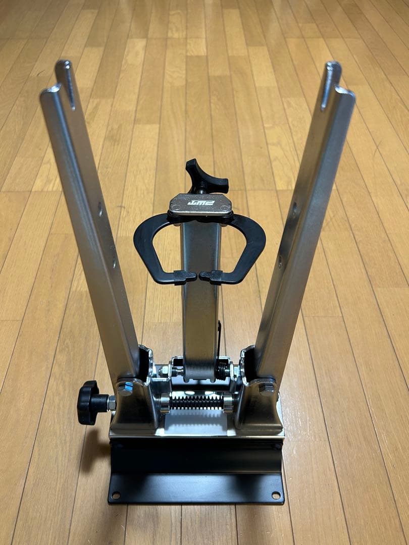 自転車　ホイール　振れ取り台