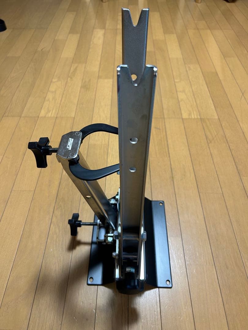 自転車　ホイール　振れ取り台