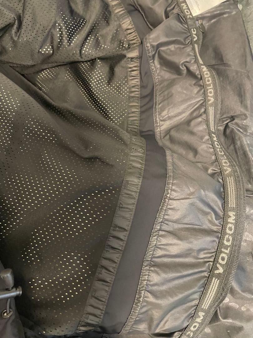 VOLCOM【ボルコム】GORE-TEXウエア　カモフラ