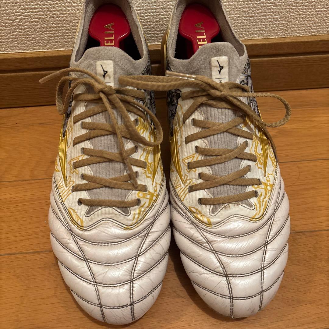 Morelia Neo III βスパイク セルヒオ・ラモスモデル ゴールド