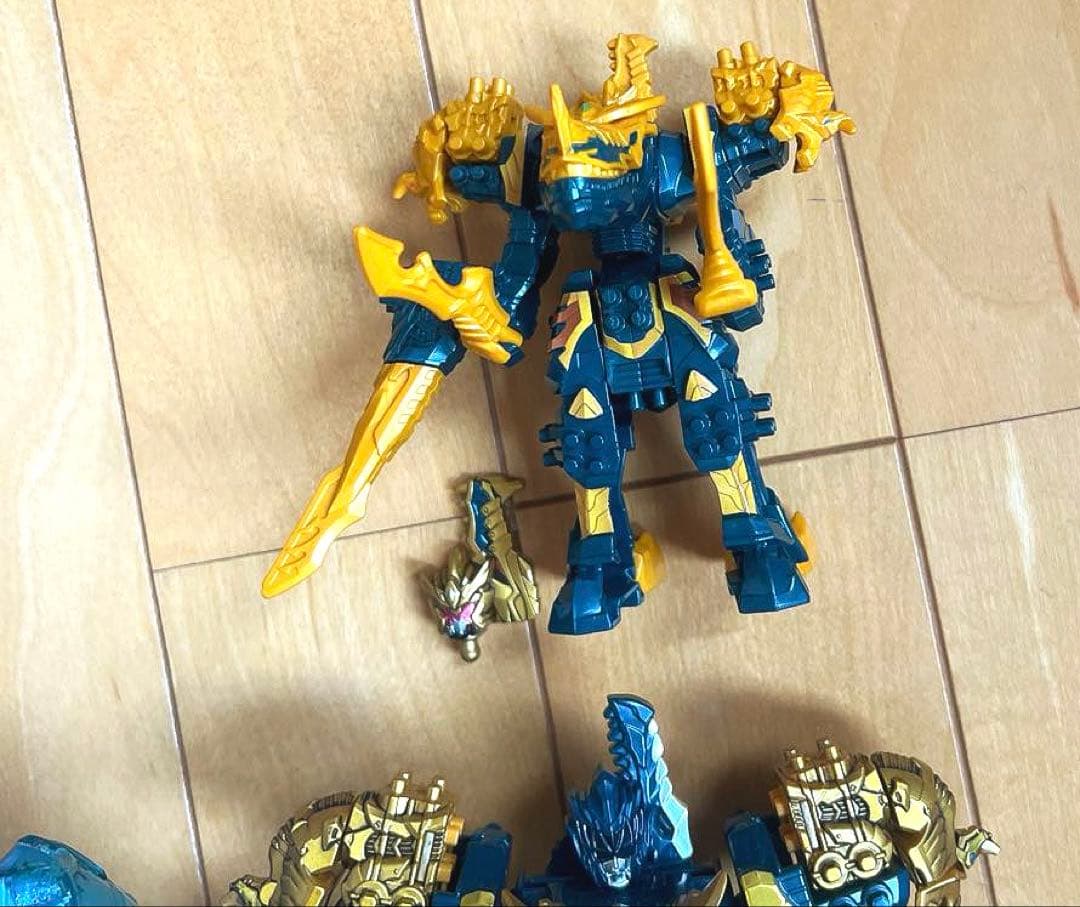 騎士竜戦隊リュウソウジャー＆トバスピノ＆プテライデンオー　ミニプラ（塗装あり）