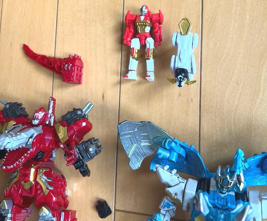 騎士竜戦隊リュウソウジャー＆トバスピノ＆プテライデンオー　ミニプラ（塗装あり）