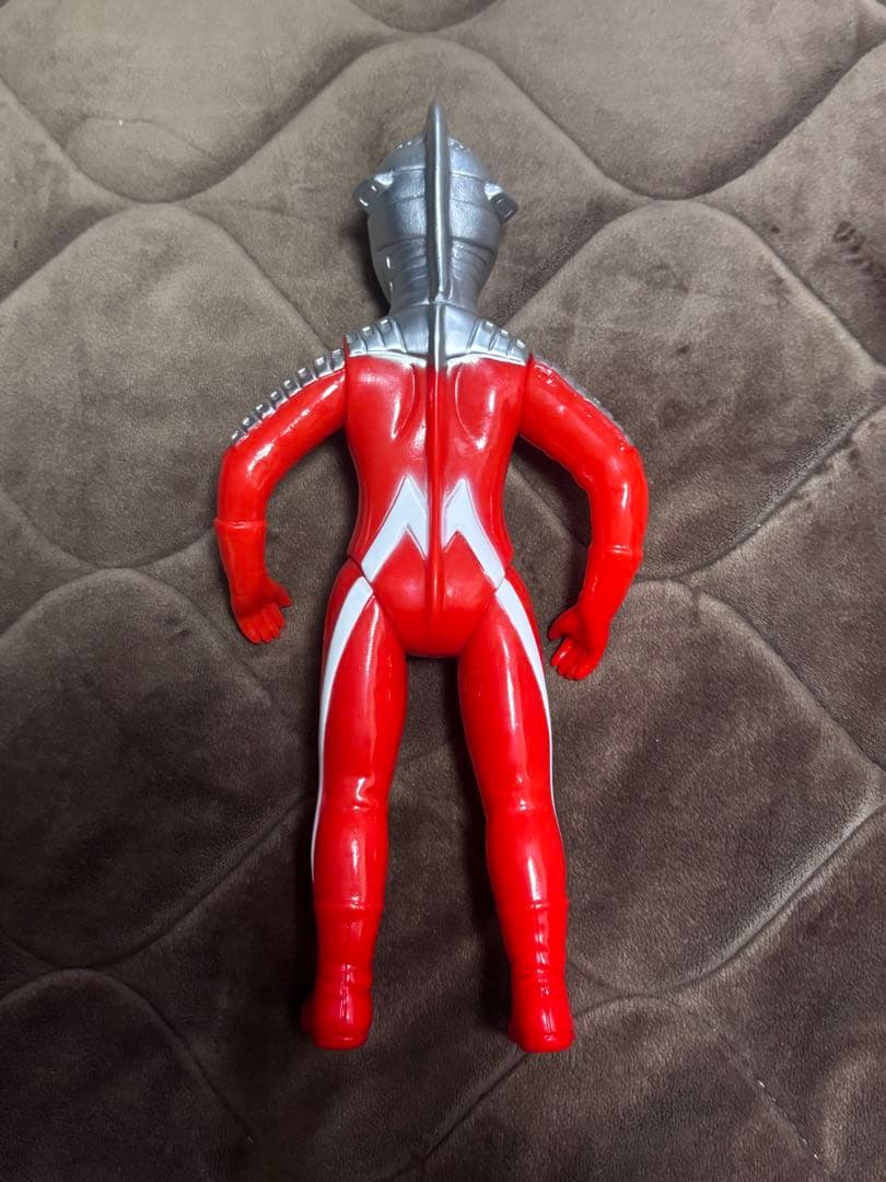 H*e様 ブルマァク　Sウルトラセブン（シルバー）　メトロ星人ちゃぶ台付き（レッ