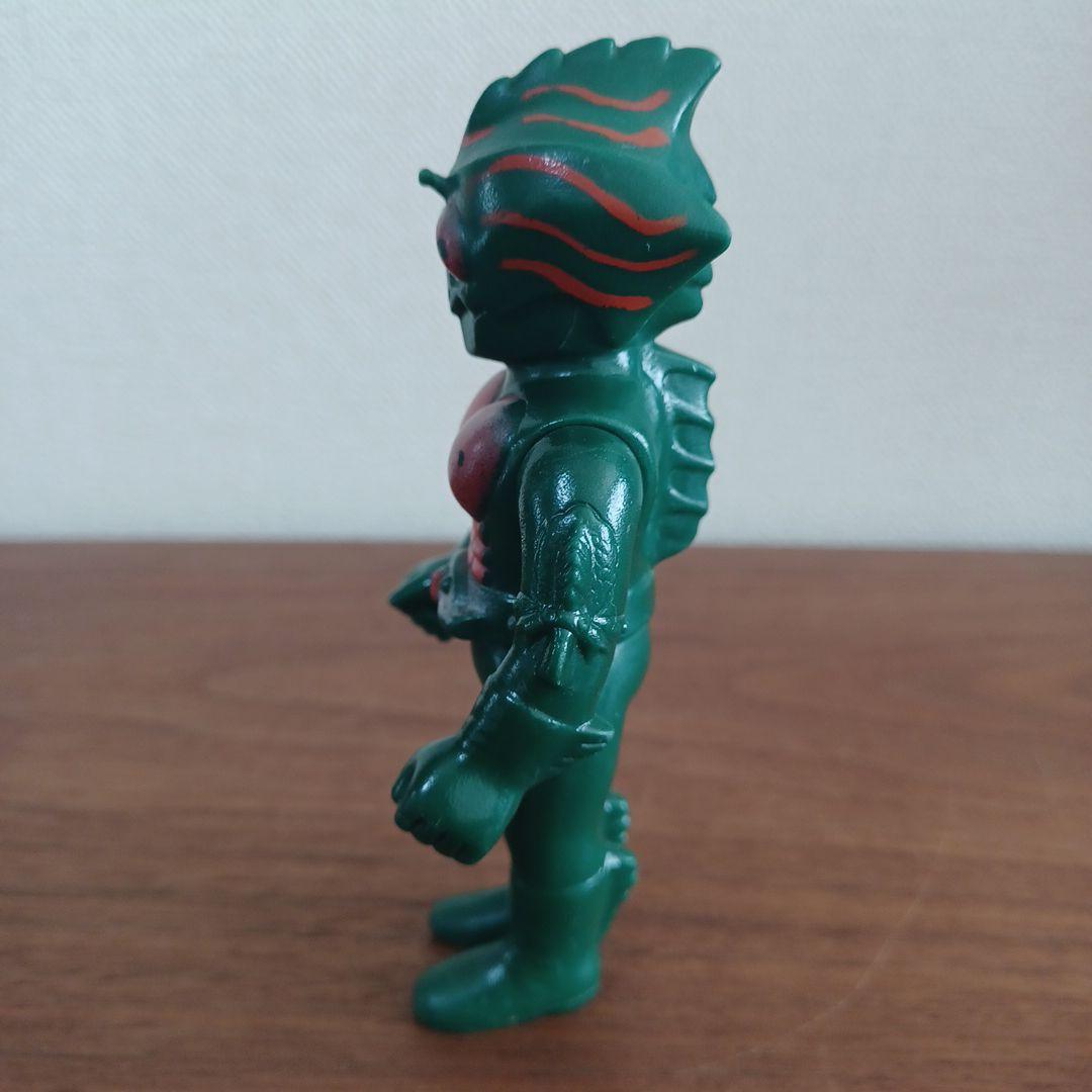 無版権　パチもの「仮面ライダーアマゾン」風の緑色の希少ソフビフィギュア