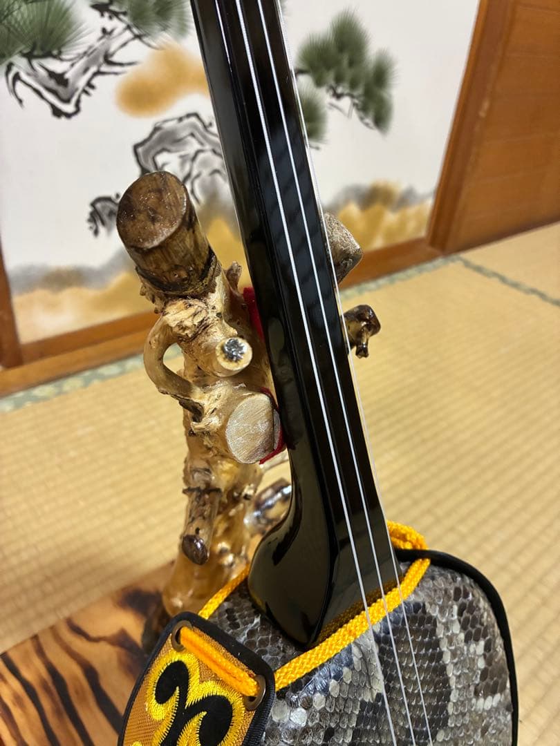 沖縄三線！貴重！知念大工型！本張り【一枚張り】付属品付き！