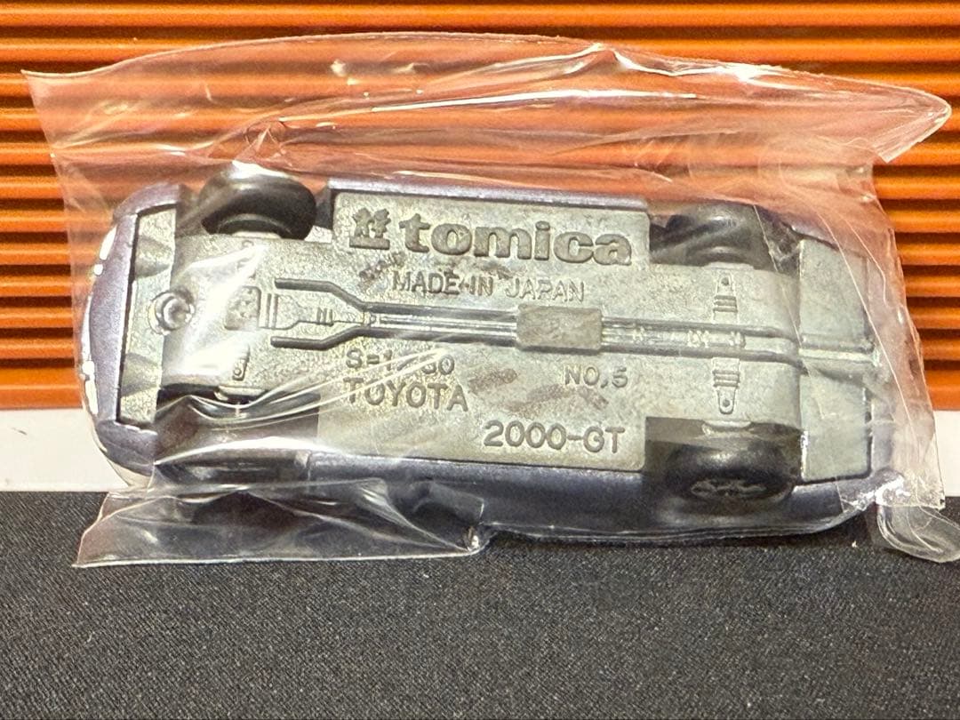 TOMICA　トミカ　トヨタ2000GT　銀色　1Aホイール　色指定箱