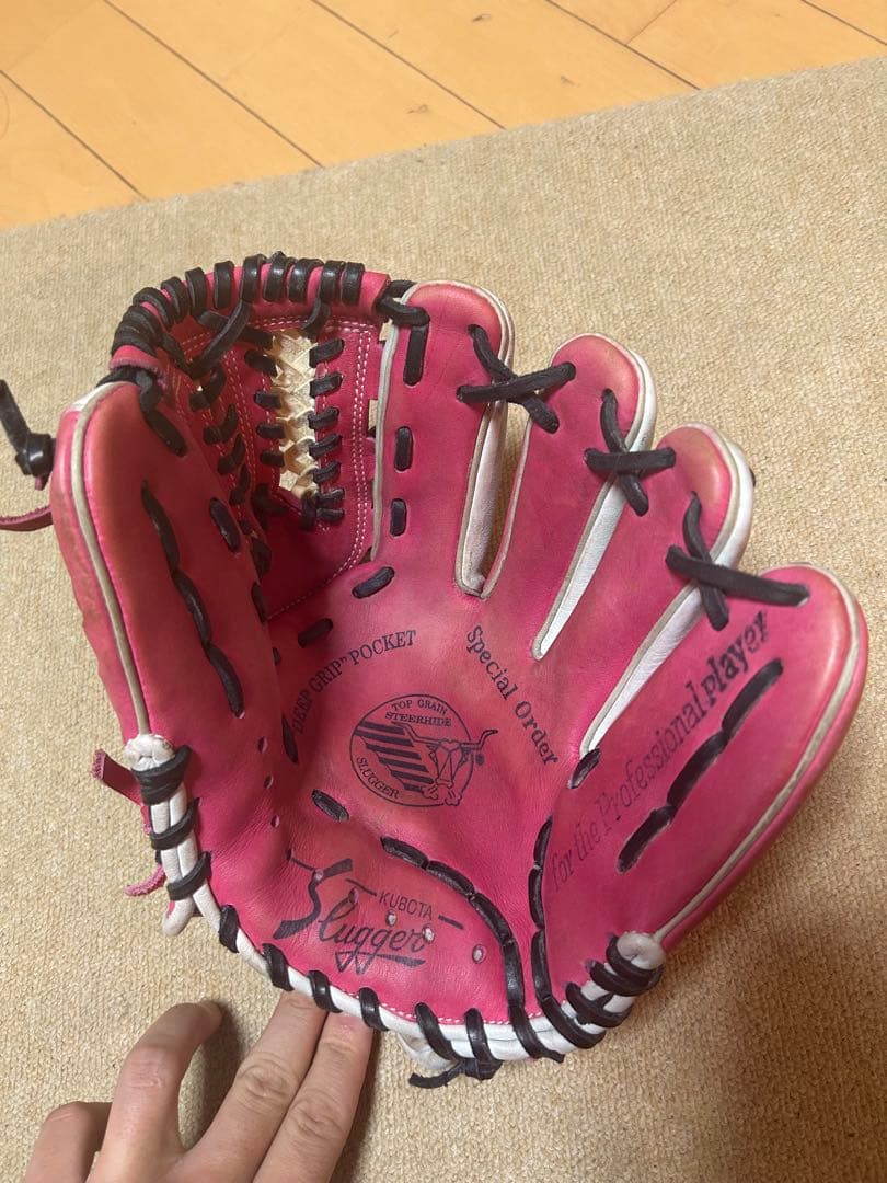 ち*め様 Slugger スラッガーグローブ　オーダーグラブ　廃盤ラベル