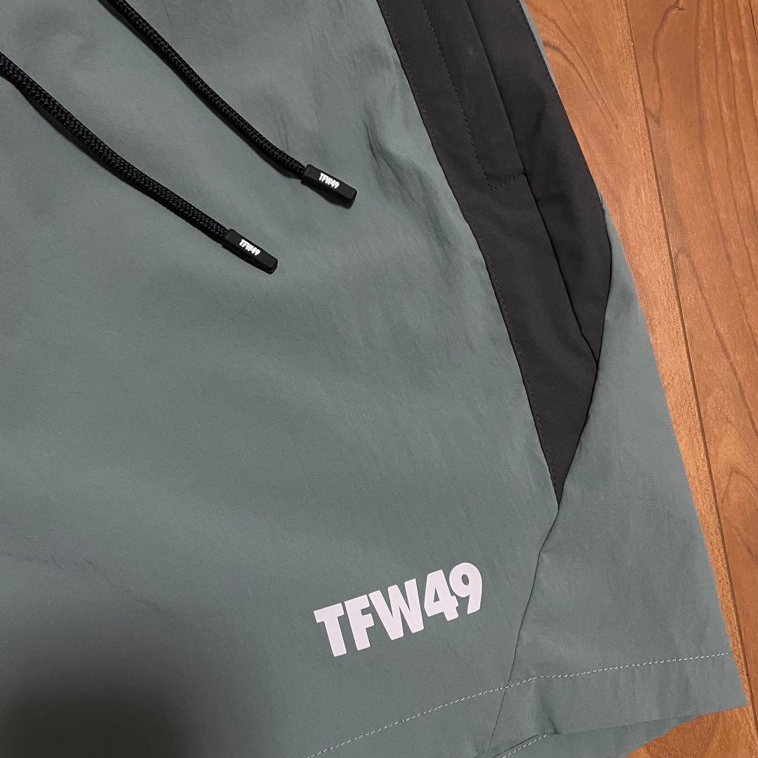 定価3.2万　2025モデル　TFW49 ショートパンツ　XL グレー　ゴルフ