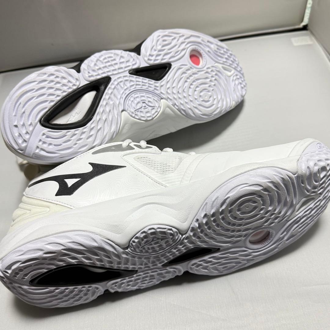 【1度使用】Mizuno ウェーブモーメンタム3