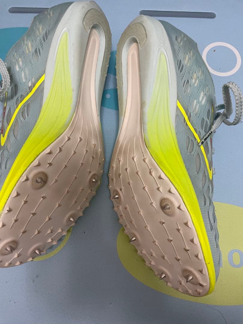 スパイク・シューズ Brooks wire v8