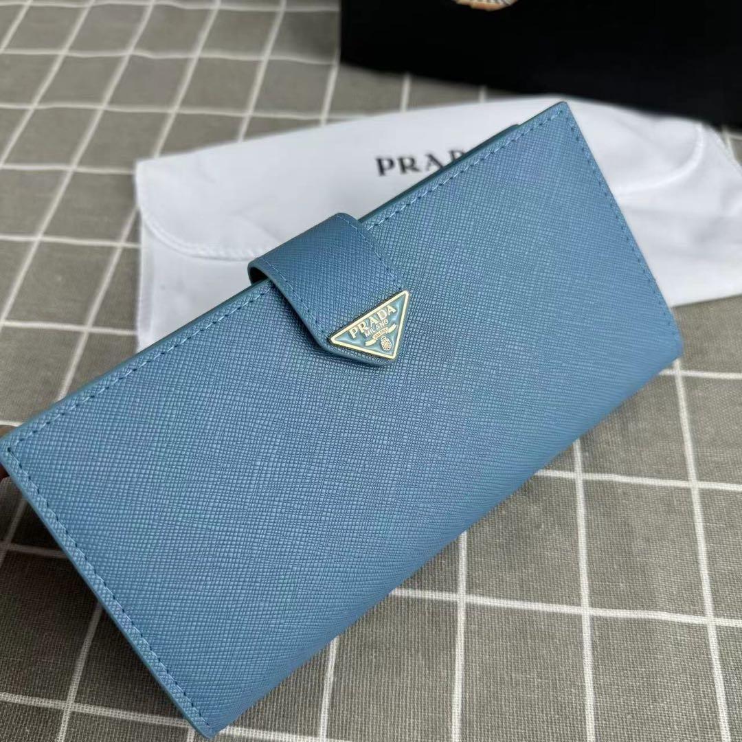 PRADA ノベルティ プラダ 二つ折り長財布 青