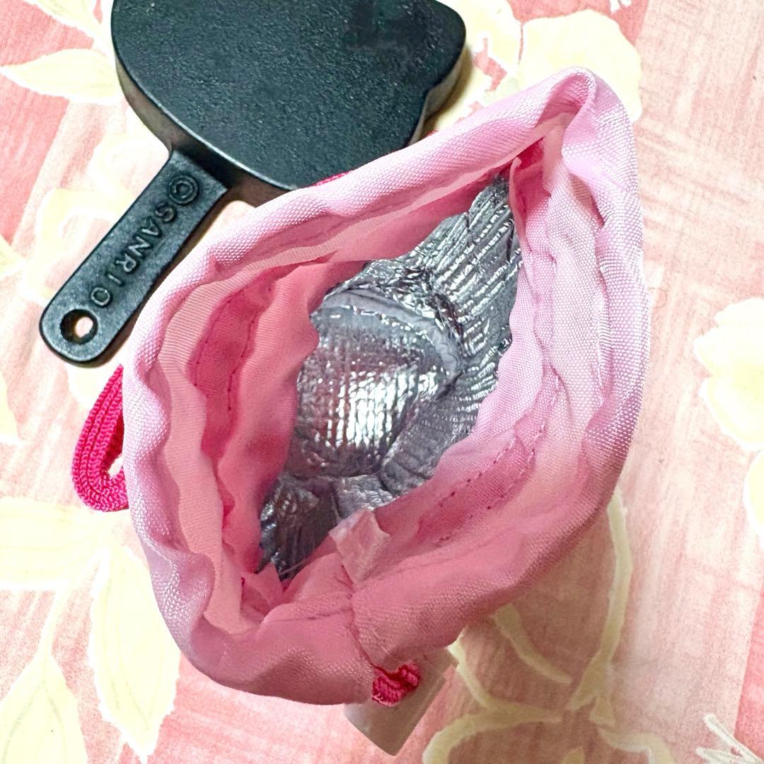 12点　キッチン用品【ハローキティ❤︎南部鉄フライパン顔型+ペットボトルホルダー】