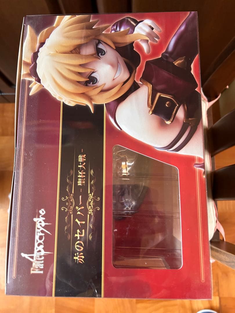 赤のセイバー スタチュー ANIPLEX