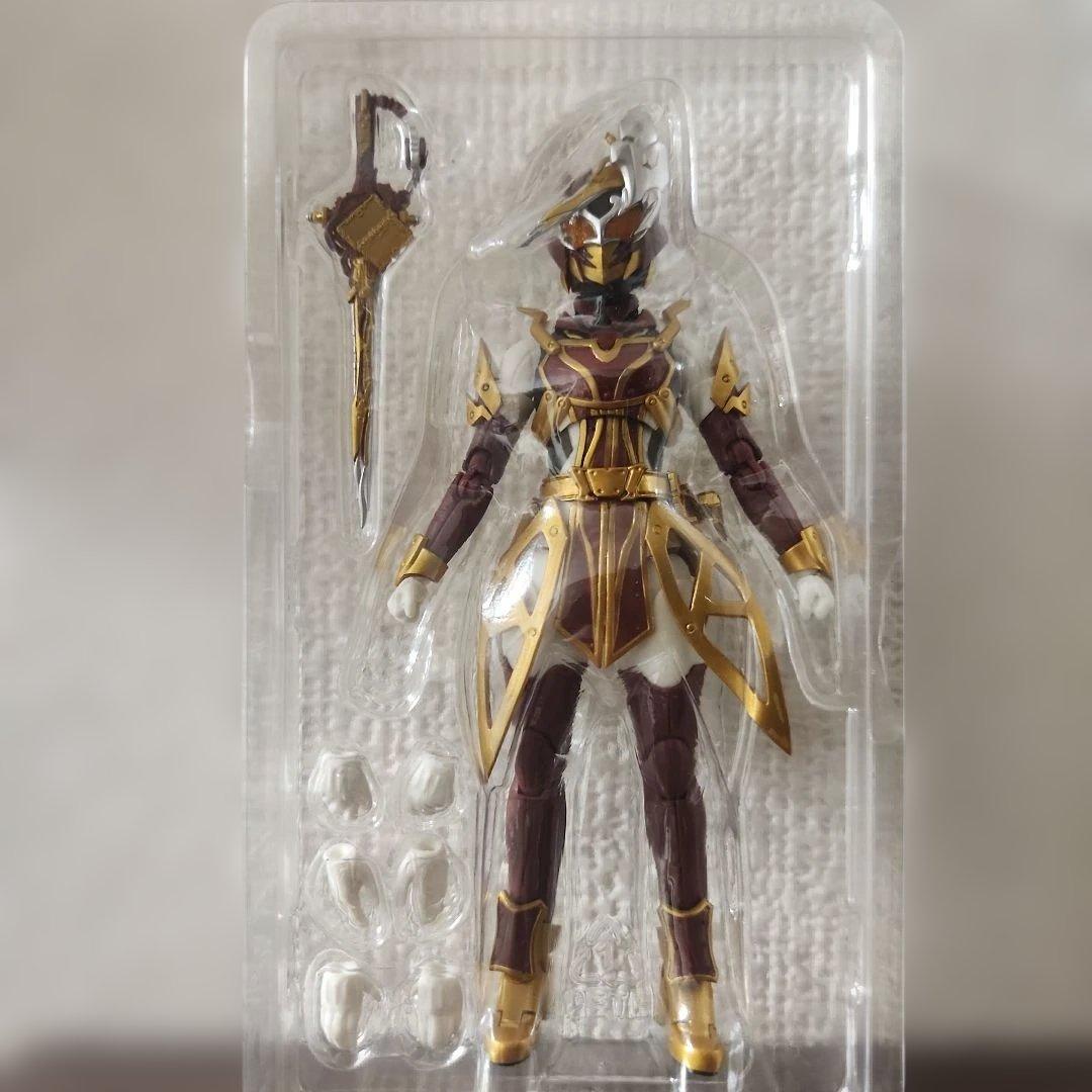 S.H.Figuarts　仮面ライダーサーベラ